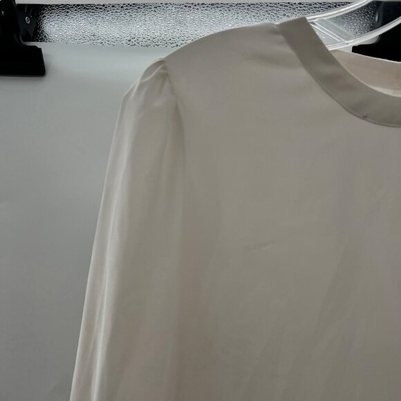 Nine West Women's Sheer Long Sleeve Top Off White Twisted Hem Size Small Keyhole - Picture 5 of 9
